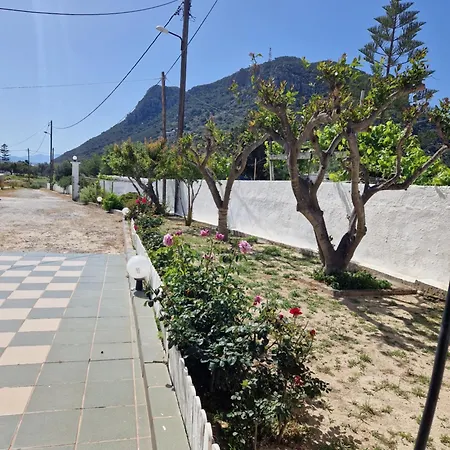 Christina Apartamento Kéfalos